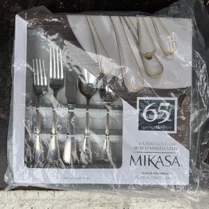 Mikasa 65-piece Gold Accent Cameo Flatware Set